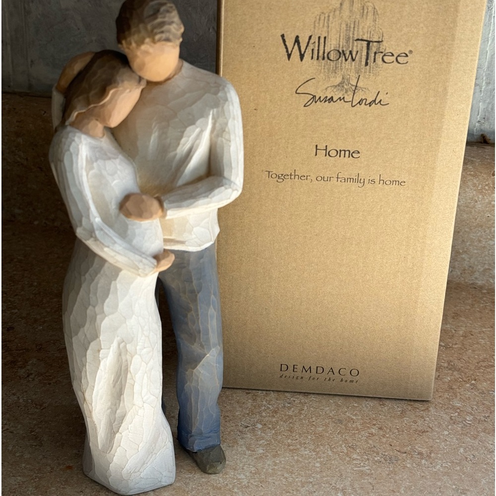 Demdaco - Home Double hand painted figurine